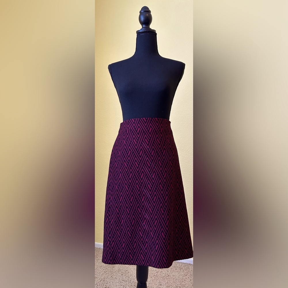 Jones Studio Knit Burgundy & Black Skirt